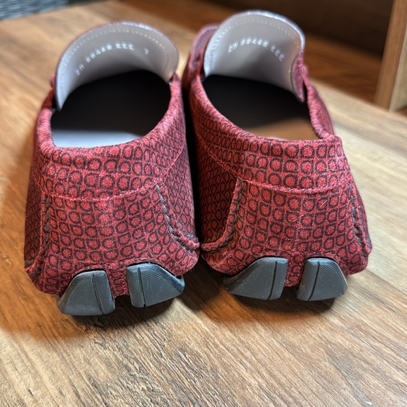 Ferragamo Gancini red suede driving loafer - Picture 4 of 9